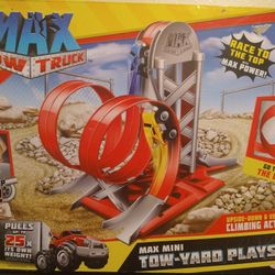 Max Tow Truck Mini Tow Yard Playset