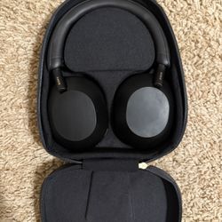 Sony WH-1000XM5 Noise Cancelling Wireless Over-Ear Headpbones - Black