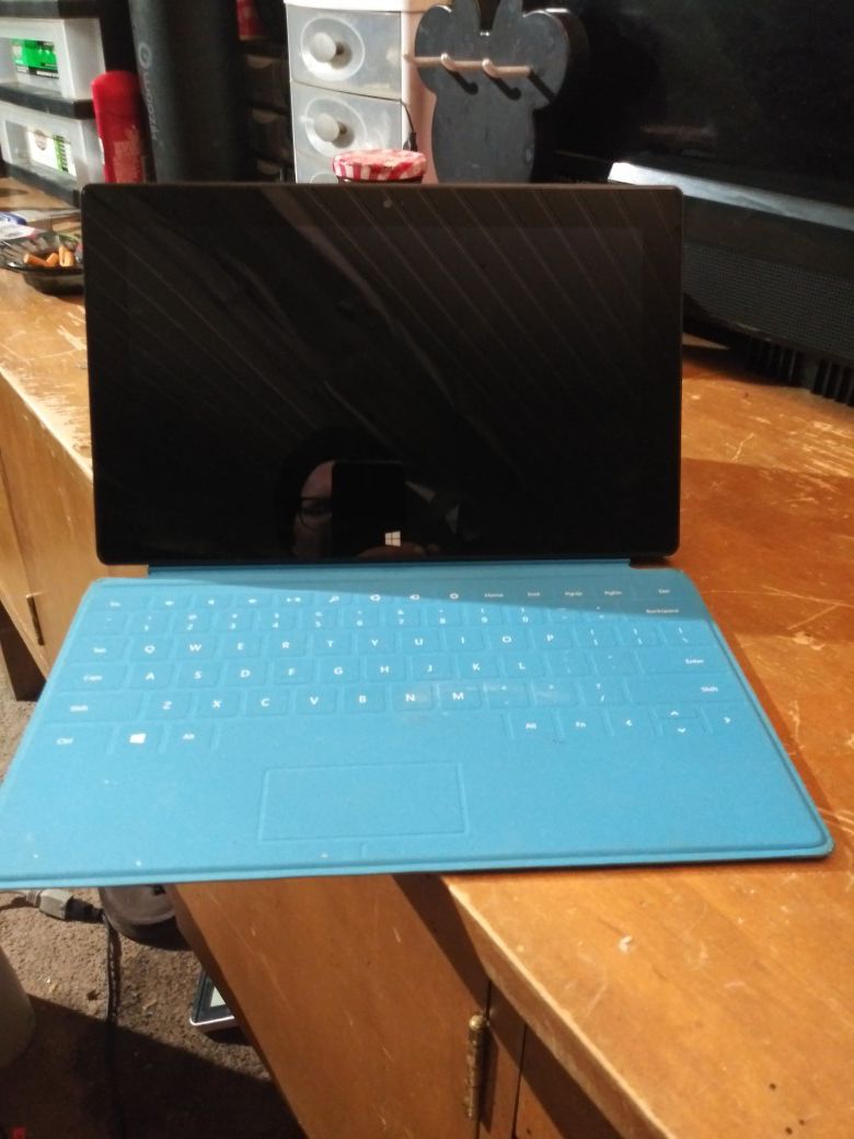 2 Windows surface.laptops 75$ each