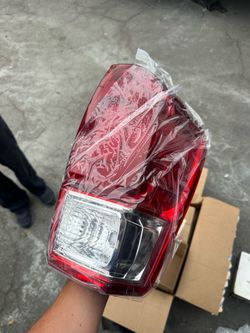 tacoma tail lights