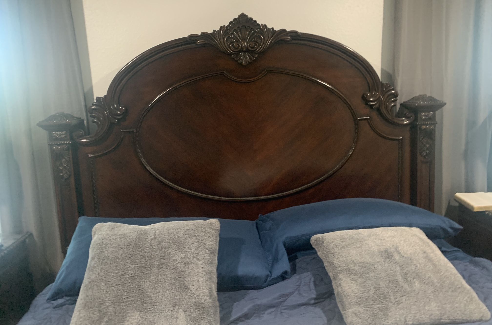 Reduced King Bedroom Set See Description Below