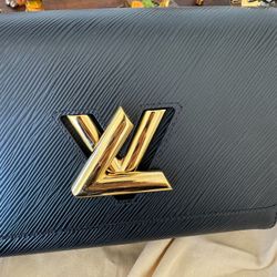 Louis Vuitton Twist MM Black 