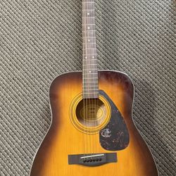 YAMAHA F335 Guitar 