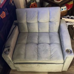 Like New Sleeper Sofa Chair
