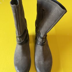 Ugg Deanna Boots Women’s Size 8