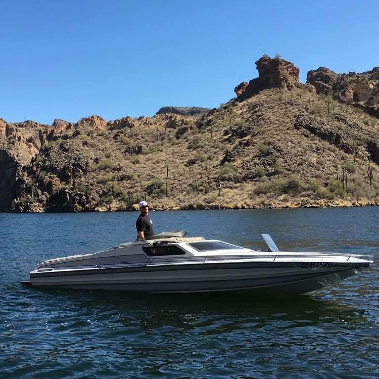 Crusader Daycruiser jet boat