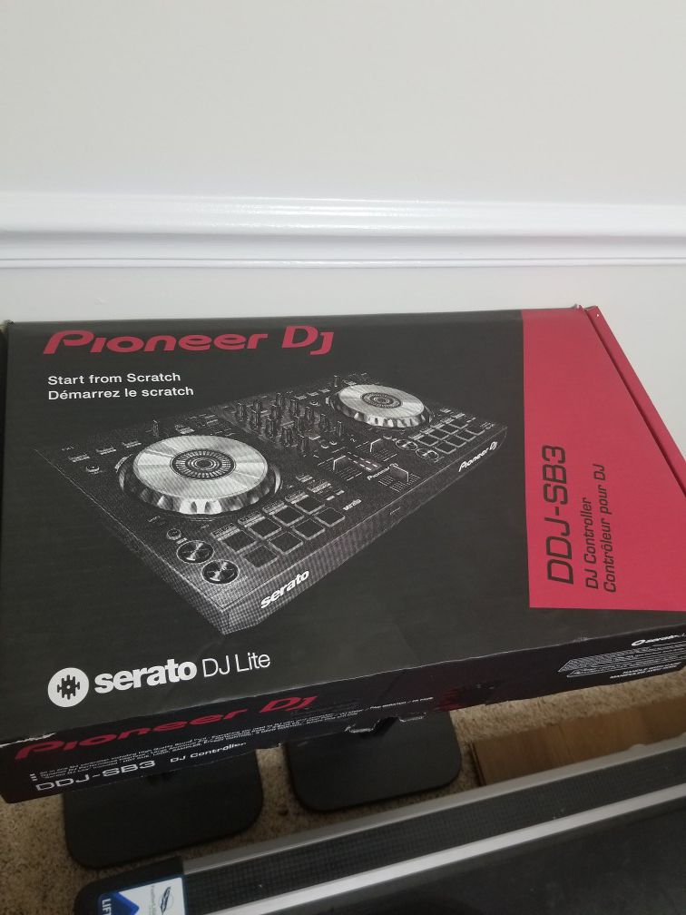 Pioneer DJ Serato DJ Lite DJ controller