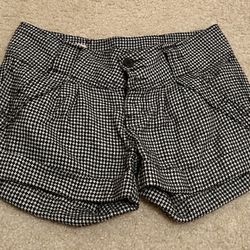Houndstooth Shorts Black White