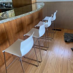 White Bar Stools 