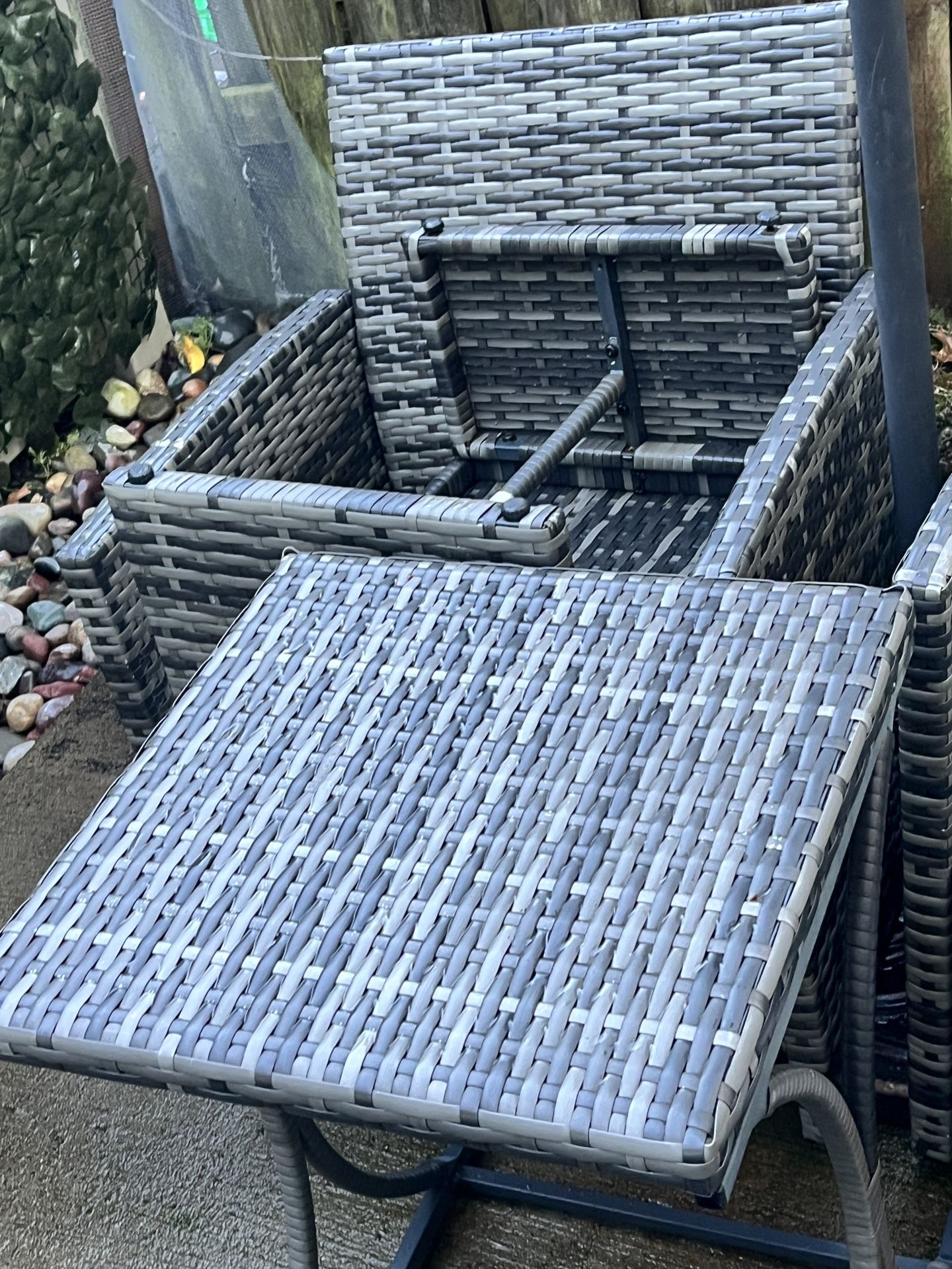 Wicker patio furniture set