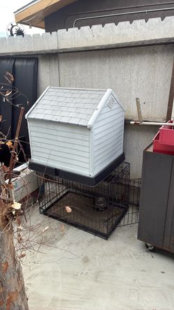 Plastic Outdoor Dog House