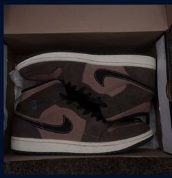 Air Jordan 1 Mid