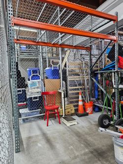 Pallet Rack Shelving Unit 9' x 8.6' x 3.6 Homestead 33033. Delivery fee
Heavy-duty pallet rack with orange steel beams and gray upright frames. Two-t