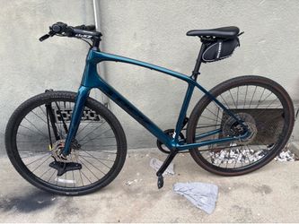 2023 Trek FX Sport 4 Carbon Bike - Like New - First Owner Size Large
