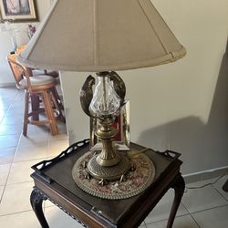 Brass tone lamp with Crystal center and owl detail