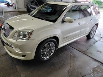 2011 Gmc Arcadia  Runs Great!! Emissions inspected Don't miss this!!