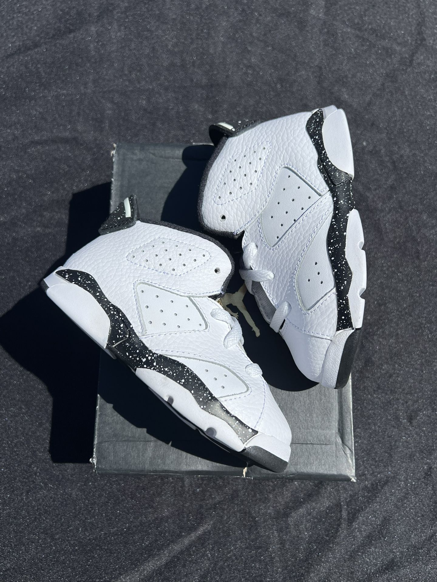 Jordan 6 Retro Reverse Oreo 