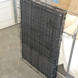 Dog Crates Med Size. And Small. But The Small Doesn't Have The Plastic Bottom 