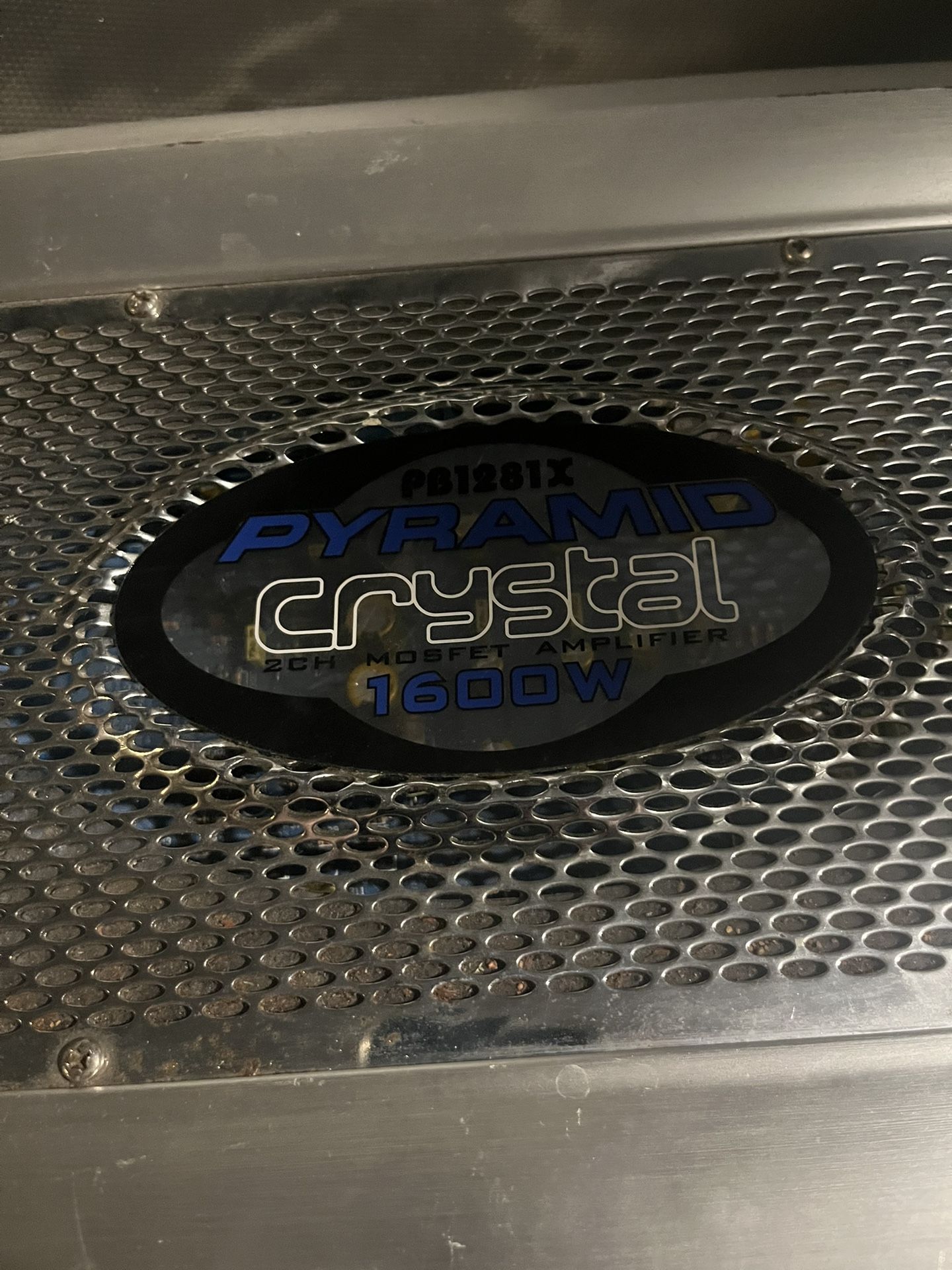 PYRAMID AMPLIFIER 1600w For Parts