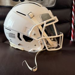 F7 Adult Helmet 