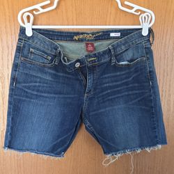 Arizona Jeans Women's Cut-Off Denim Shorts Blue Size 13 Raw Hem Pockets Stretch