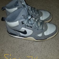 Youth Nike Air Flights Grey Size 7Y