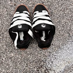 size 9 osiris chunky laces 