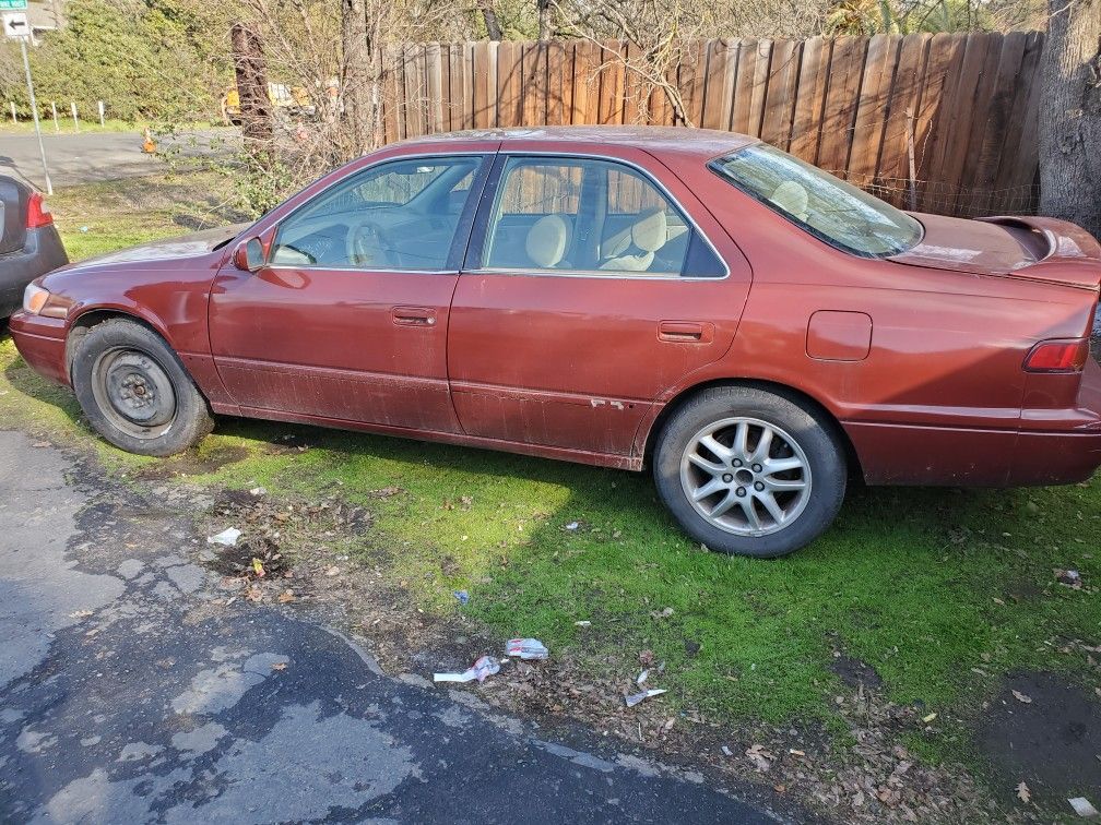 2000 Toyota Camry