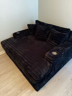 OVERSIZED CHAISE