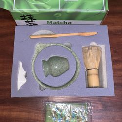 Matcha tea ceremony set