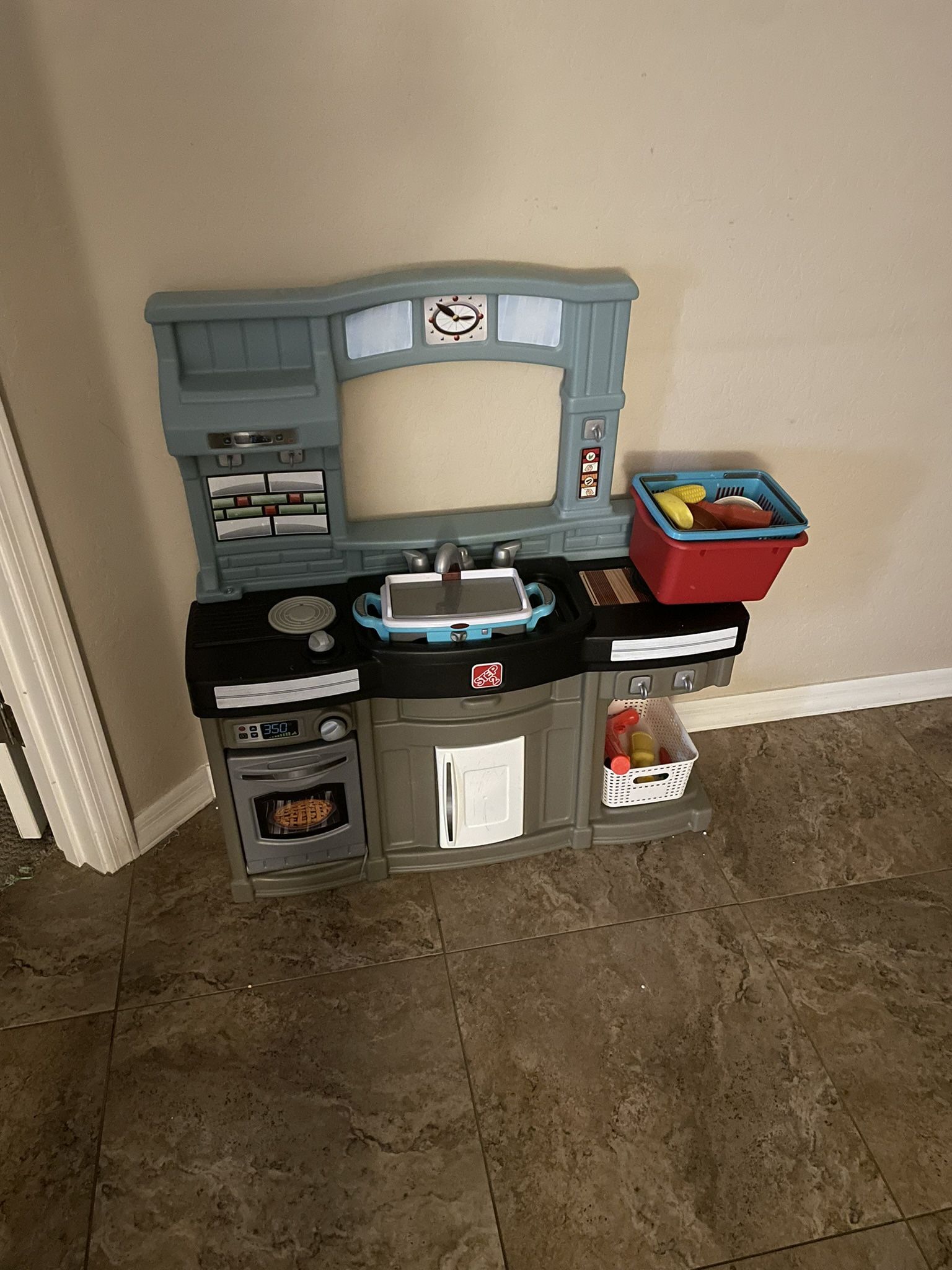 Play Kitchen