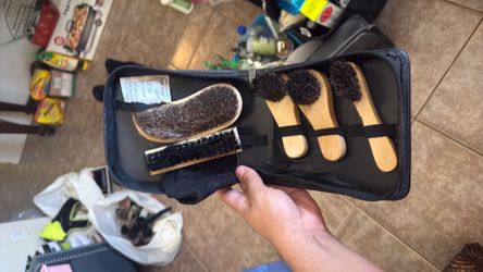 Shoe brush cleaners