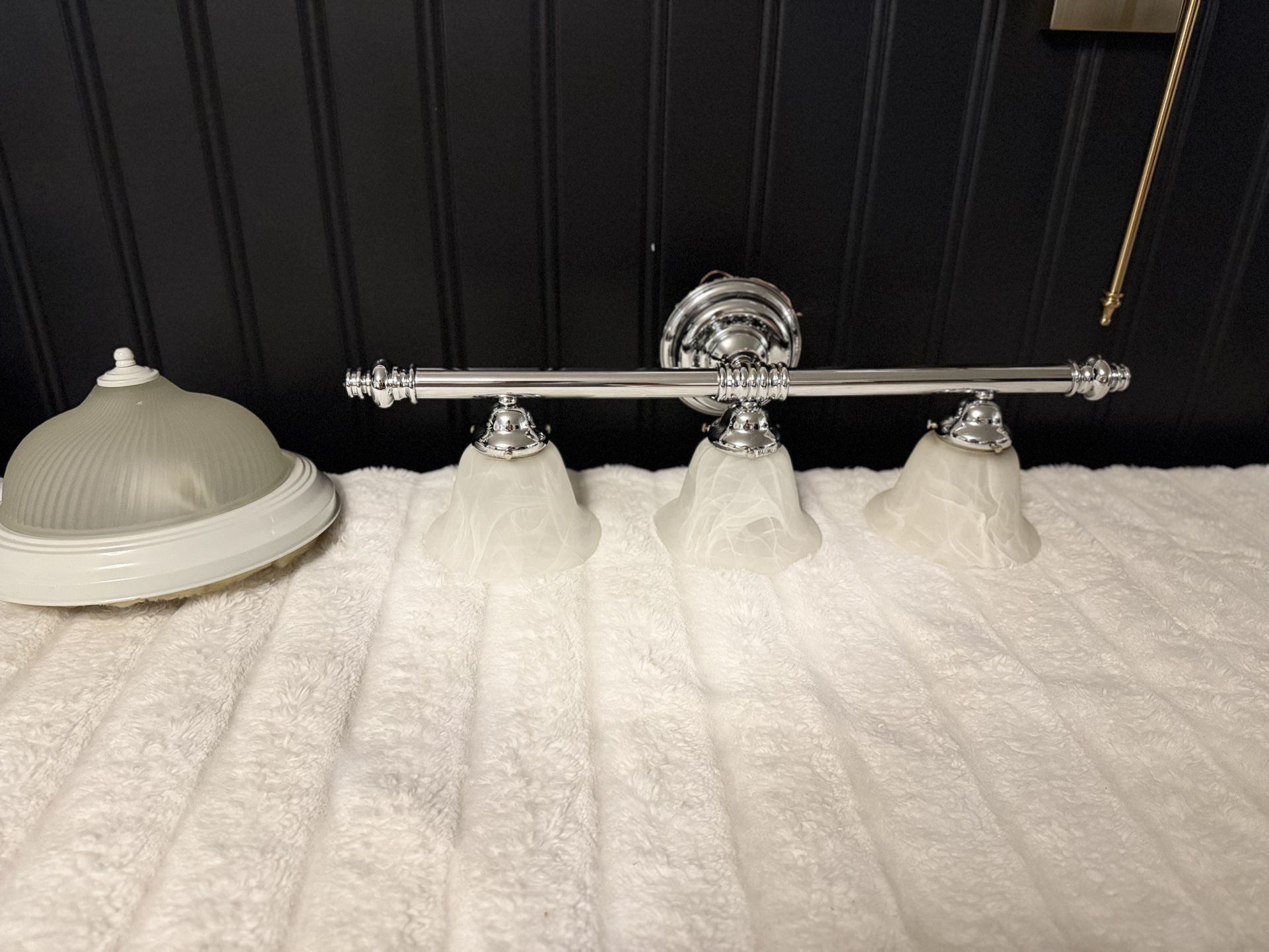 Bathroom Light Fixtures