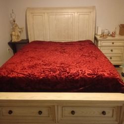 Bedroom Set Headboard Footboard Seven Drawers With Mirror Nightstand And A Five Door Chest Drop