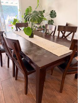 8 Dinning room chairs