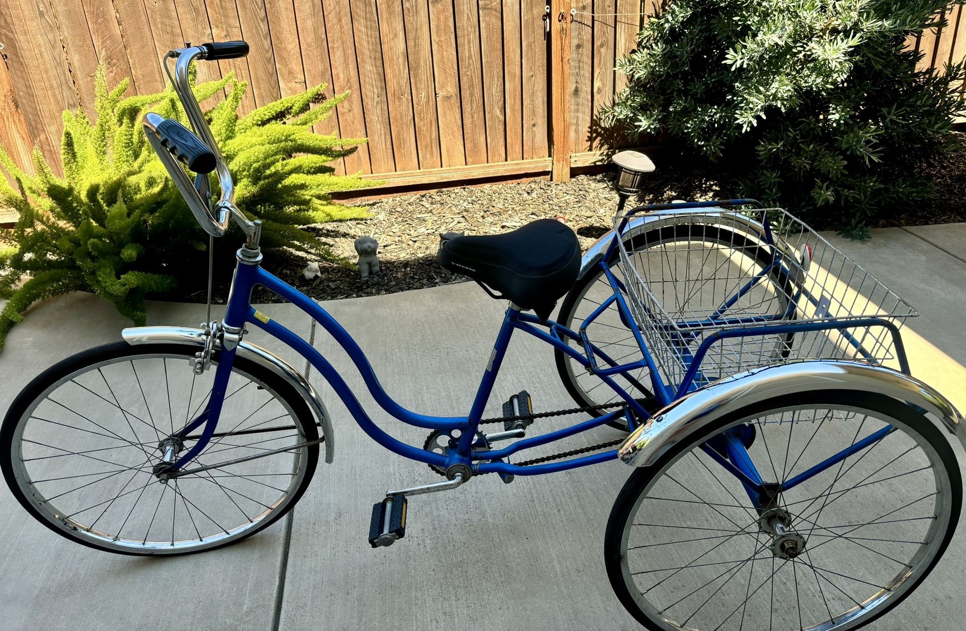 Vintage 1977 Schwinn Town & Country Tri-Wheeler