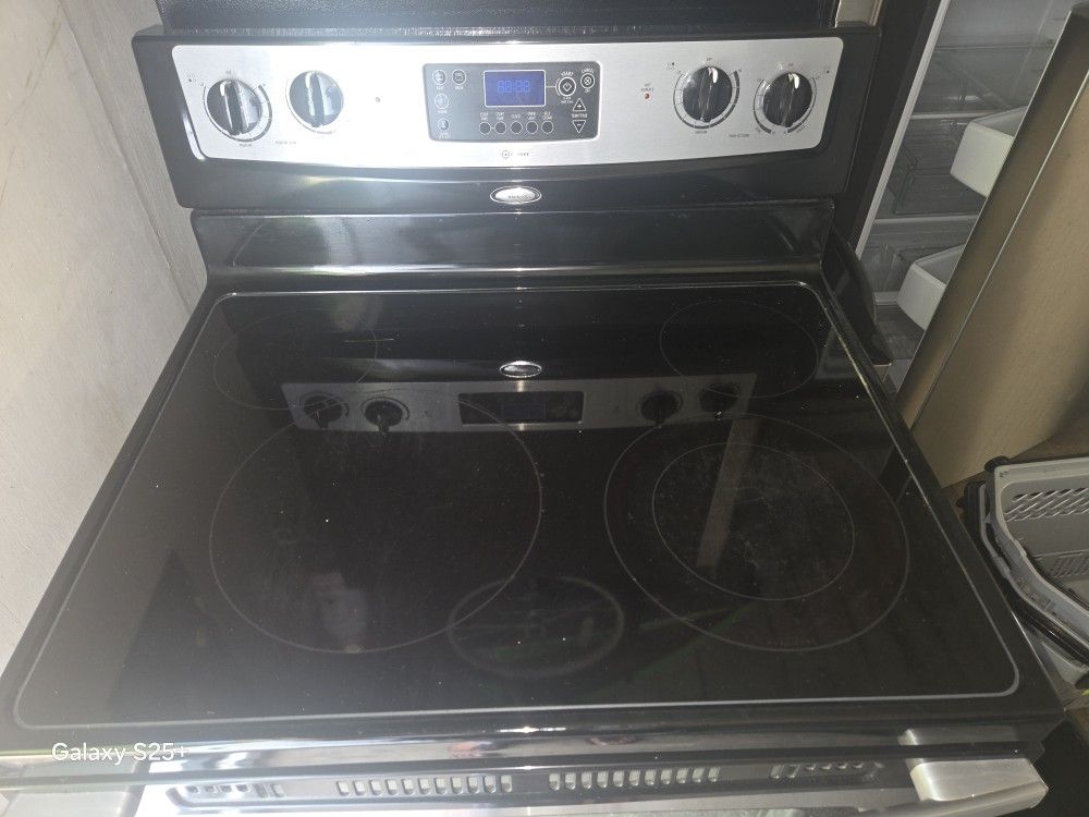 Whirlpool Accubake Stainless Steel Stove
