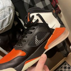 Jordan Mars 270 Shattered Backboard Size 12