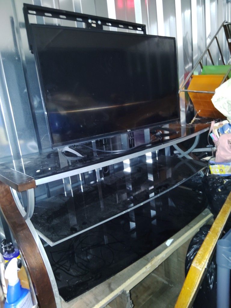 TV With Mount Stand