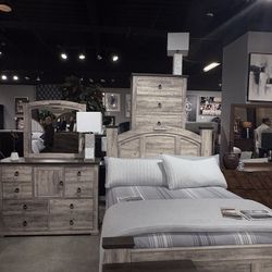 4 PCs Bedroom Set Queen 