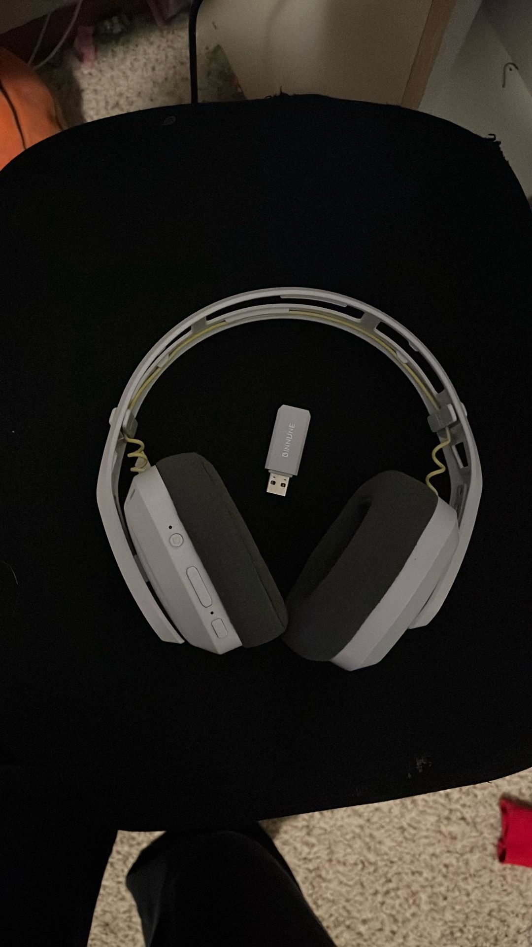 Wireless Gaming Headset With USB Port And Fold Out Microphone