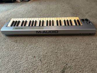 M-Audio Keystation 61es MIDI Keyboard Controller