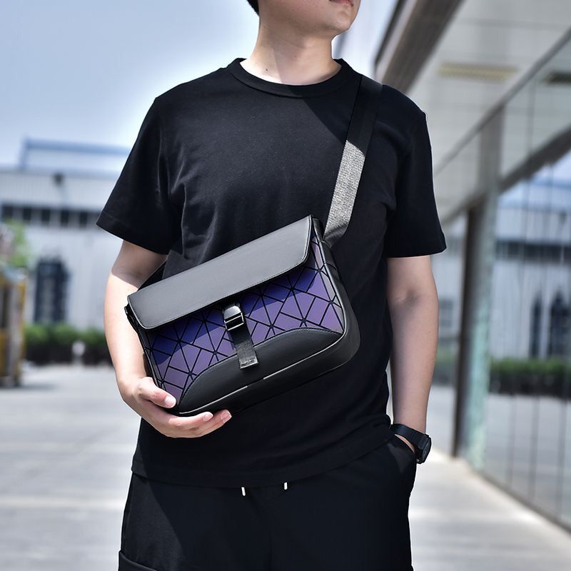 2025 new men’s diamond shoulder bag high-end leather membrane cross-body bag large men’s commuting bag diamond cross-body bag