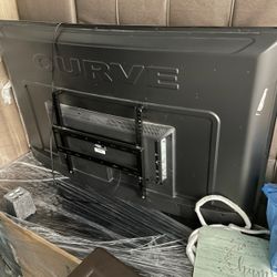 BIG TELEVISION GREAT FOR GAMING