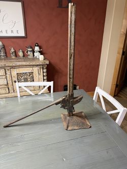 Vintage 31in Ratcheting Bumper Jack w/ Base & Handle - Pat. (contact info removed)
