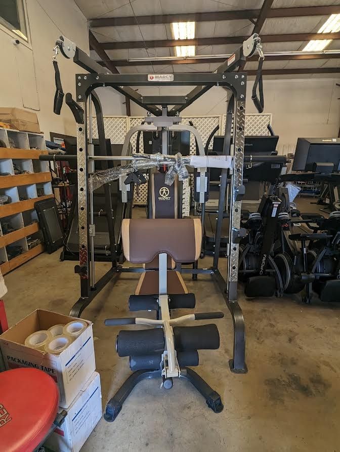 *NEW IN BOX* Marcy diamond elite smith machine MD9010G for Sale in