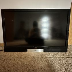 42 Inch 240Hz 1080p Vizio Lcd HdTv “Working comes with remote & power cord” - 35lb