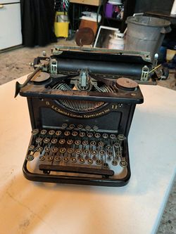 Old type writer.  Antique