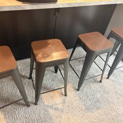 4 Barstools