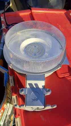 Round LED Outdoor Street Light Fixture